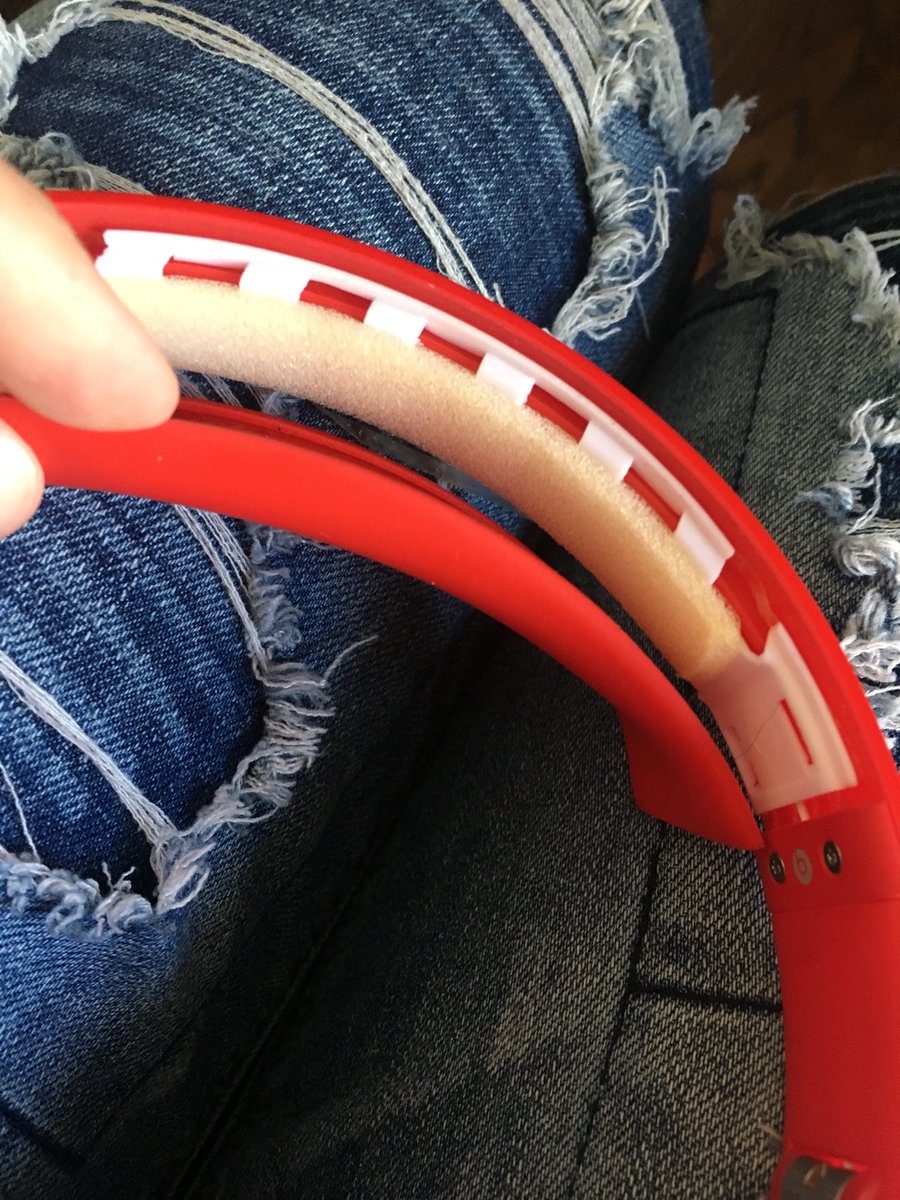 sarahJoColo's tweet photo. Damn @beatsbydre this is a real bummer 😒 #headphones https://t.co/HTeJKRPpz7