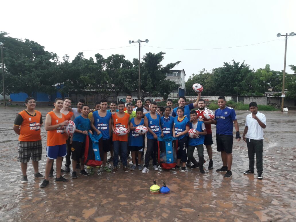 sudamericarugby's tweet photo. Primera sesión de #GetIntoRugby en #Honduras
¡Llegamos a todas las Uniones miembro de Sudamérica Rugby!

#AméricaCrece 🇭🇳 https://t.co/LZe8qOTr80