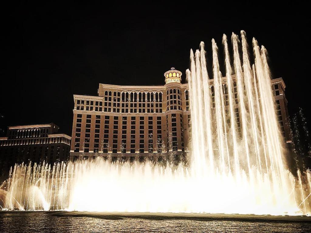 Bellagio's tweet image. Rise up. #VegasStrong