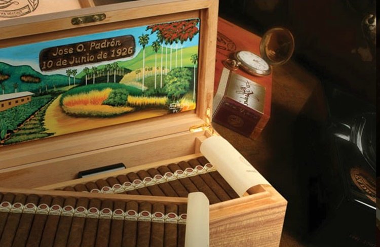 ElClubDelHumo tweet picture