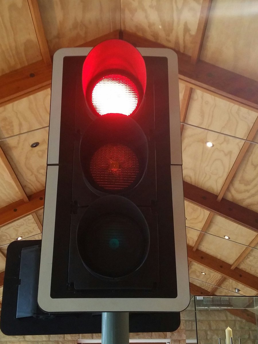 MoiraBlueCar's tweet photo. Indoor traffic lights at @davidmelloruk cafe, shop &amp; design museum, Hathersage
#4phase 
#drivinglessons https://t.co/EzMwxgKFeE