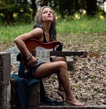 TheChoiceRadio1's tweet photo. American Roots singer @PamTaylor.
Her "Hot Mess" album and recent "Steal Your Heart" album. 
Playing on our app and website. #Indie #music https://t.co/aa4U2BvUWU