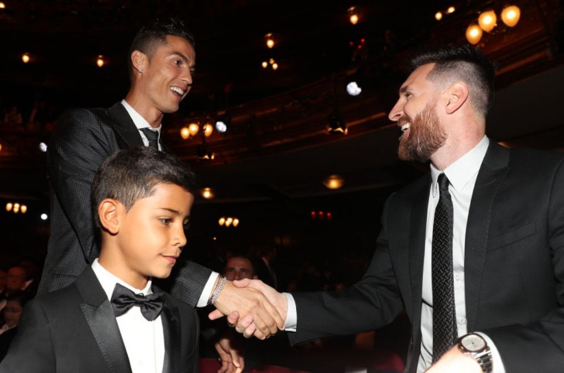 RoyNemer's tweet photo. Cristiano and his son meeting their idol. https://t.co/Fjp4fvwQhd