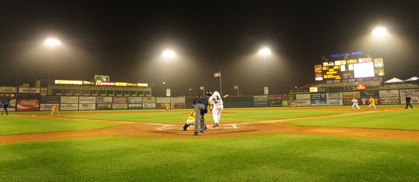 iahsbb's tweet photo. Happy birthday to Iowa Cubs Photo Intern Hall of Fame member @eldon90 Lots of great HS photos from 2008 ... this is an all-time favorite https://t.co/ElV58Shj89