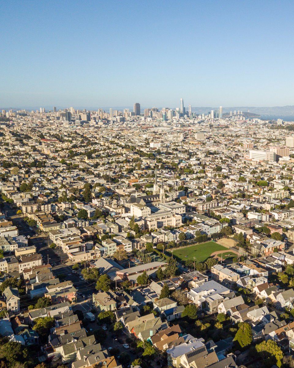 #Drone stills by our talented #realestatephotography and videography team of a recently sold house in #Glen Park, #SF! These iconic views! 🙌