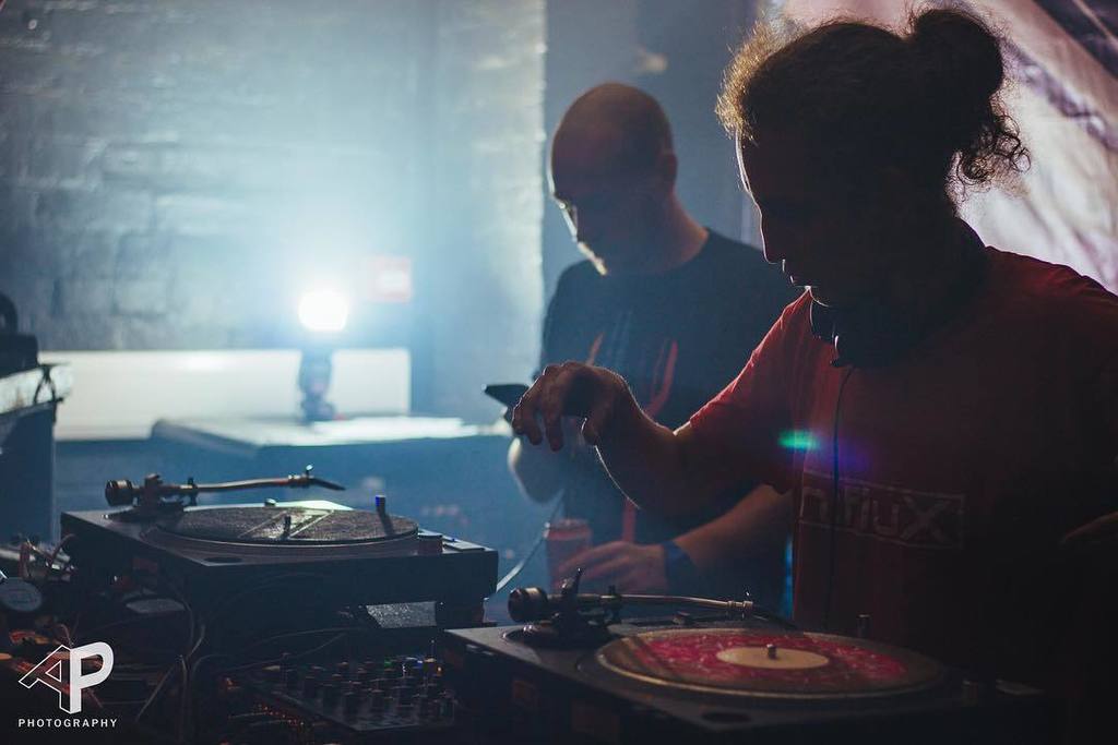 APuaarPhoto's tweet photo. 1/3 of @WxlfeUK at @yellowarchstudios for @influxaudio 4th Birthday .
.
.
.
.
.
#wolfe #influxaudio #Sheffield #ev… https://t.co/Rh8TXP4v8g https://t.co/wkdDPeZWPa