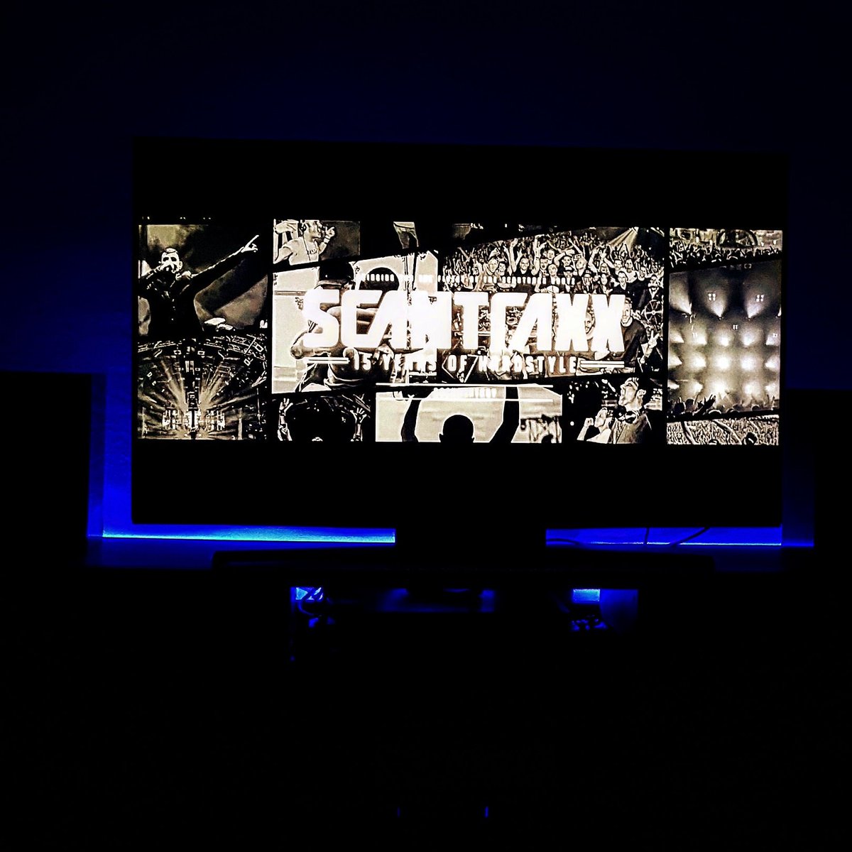 beatcrusheroffi's tweet photo. Watch Scantraxx 15 Years Documentary, love this Label for all my Life. One of the best in Hardstyle 👌 when i will go to this. #hardstyle ❤❤🔝 https://t.co/2BL5nJtvyK