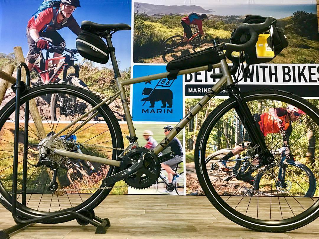 BikeAndTest's tweet photo. Un vélo en #acier prêt à affronter tous les voyages c'est le Marin Bikes "Four Corners" disponible à 1049€ chez BIKE &amp; TEST.
#MarinBikes #BikeAndTest #Paris #Bikepacking #Velo #Yvelines #FourCorner #VéloDeRoute #Gravel #sport #TestVelo #VeloTest https://t.co/oPKSg8UfpO