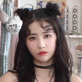 iQueenMario's tweet photo. #CatChae had the same hair style 🖤🖤. https://t.co/tzDoRx2ly8