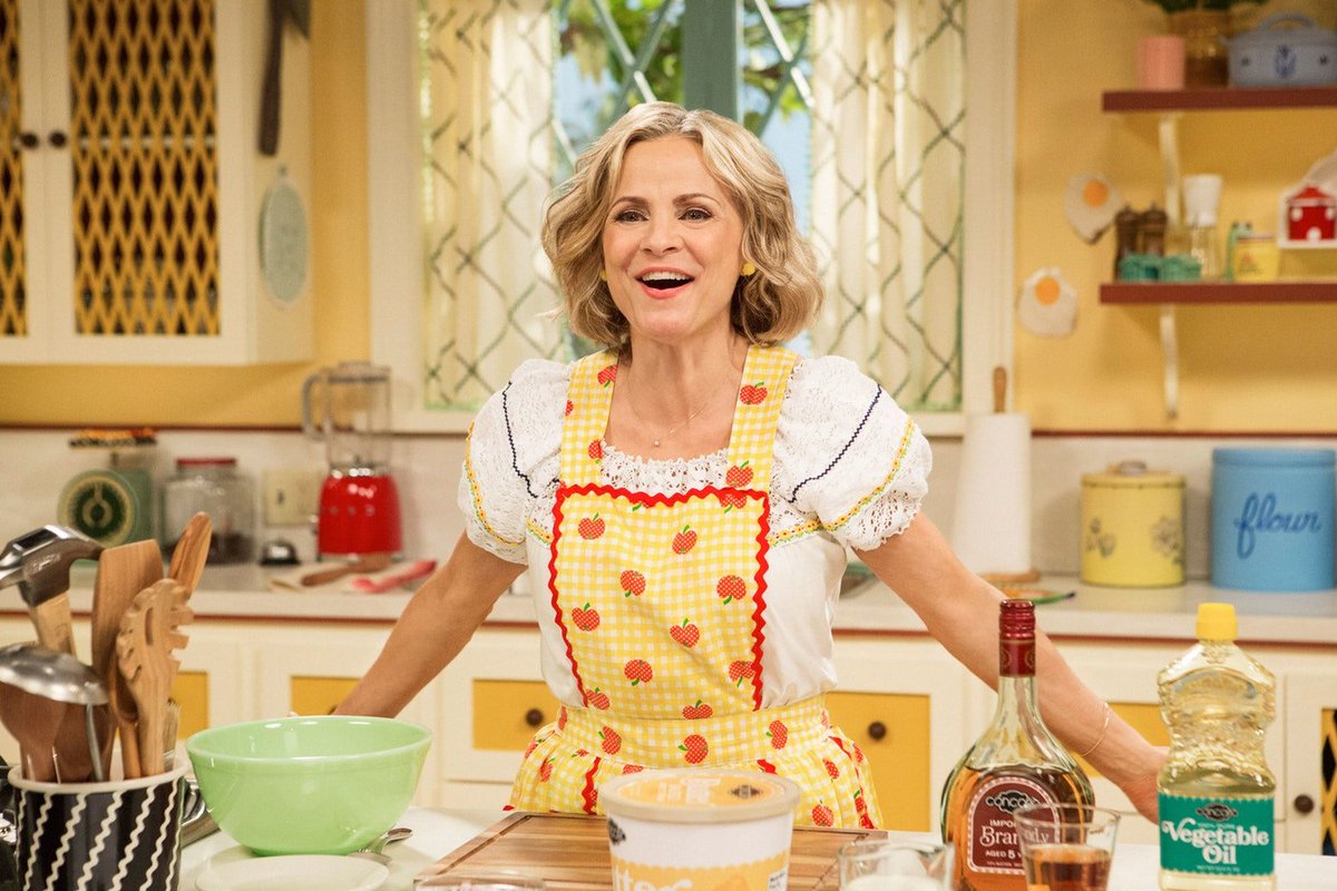 AptTherapy's tweet image. Peek Inside the Kooky Set of At Home With Amy Sedaris — Vogue trib.al/sDM4swy