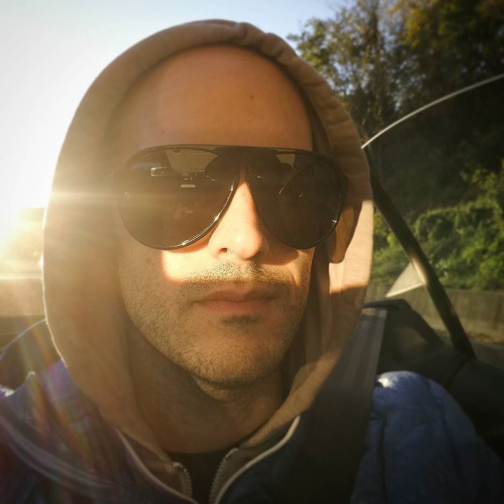 gabecnc's tweet photo. #swag #roofdown 🚗 #sunlight #rayoflight #radiantbaby #cabrio #huawei #207cc #peugeot #quickerthanarayoflight #eyew… https://t.co/OT7CL0uxqx https://t.co/9Ceu5za9UU
