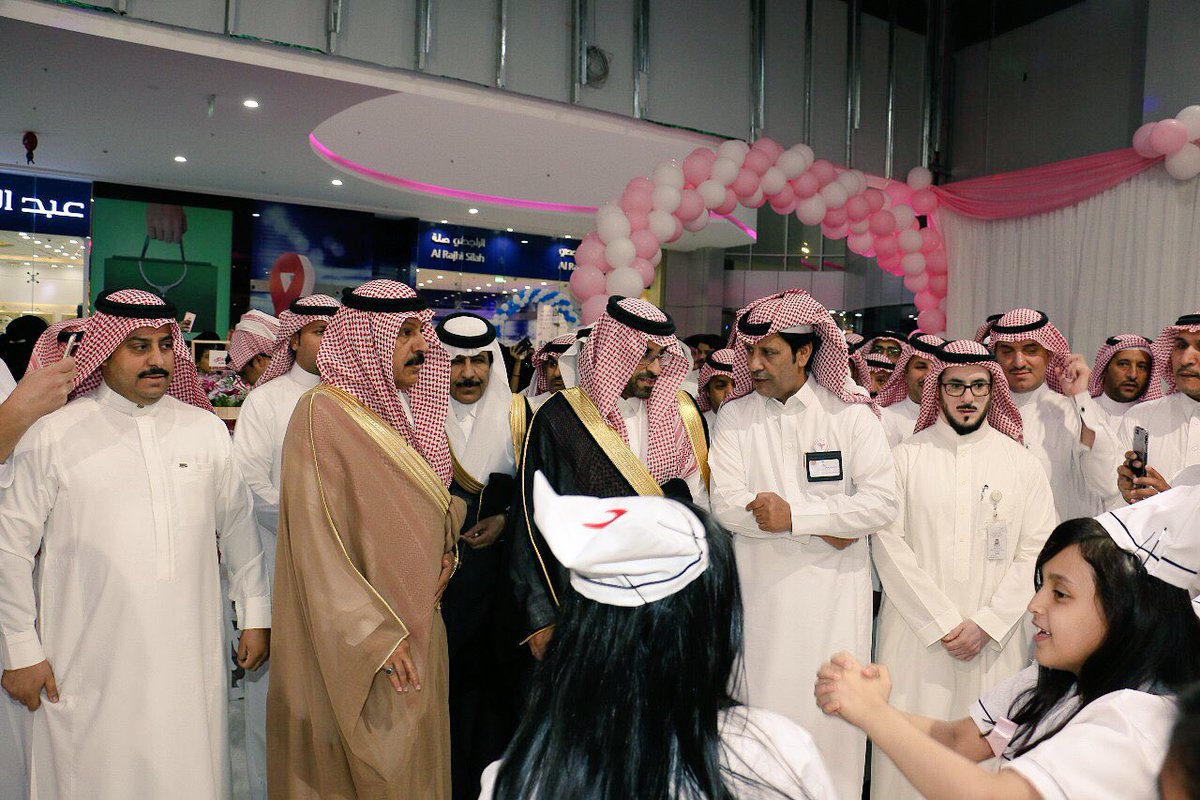 public_arar's tweet photo. واشتمل معرض #كملي_بطولاتك على العديد من الأركان التوعوية للسيدات عن #سرطان_الثدي شاركت فيه العديد من الجهات الحكومية والتطوعية . https://t.co/zTKNDkIwMa