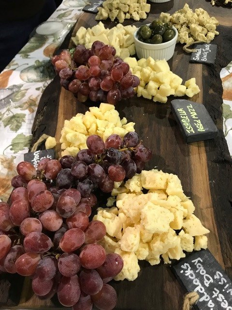 FTT_Pittsburgh's tweet photo. Come try PA wine &amp; cheese @PAFoodServExpo we'll be there all day tomorrow in the Farm to Table Western PA Pavilion! #keepitrealkeepitlocal https://t.co/TV8xIaqhVW