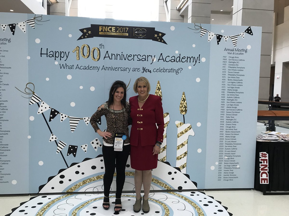 shannonlee1303's tweet photo. It was great networking with @donnamartinrd at #FNCE for their 100th year anniversary. Donna, thank you for your leadership to the Academy. https://t.co/5GPB18dklX