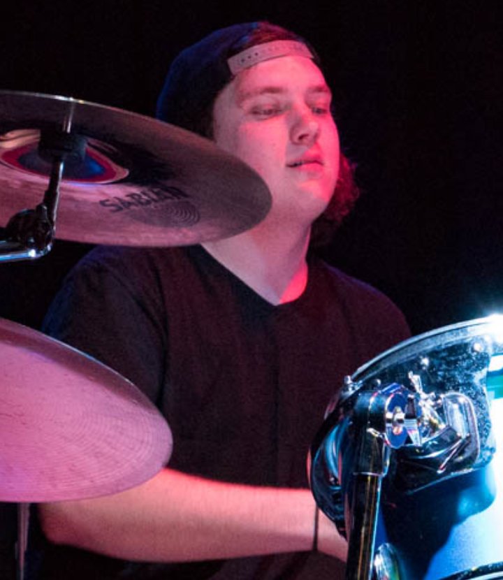 AfterhandMusic's tweet photo. Sam before &amp; after finding out our show this Thursday has been cancelled. (Sadly, it's true) https://t.co/C8NyKrHKdc
