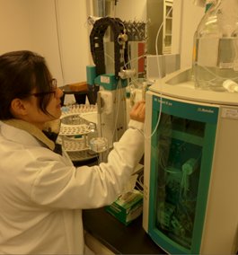 MeadowlandsSci's tweet photo. In honor of #MoleDay, Our chief chemist preparing samples for ion chromatography #science #Chemistry #laboratory https://t.co/71j7Vz1q4H
