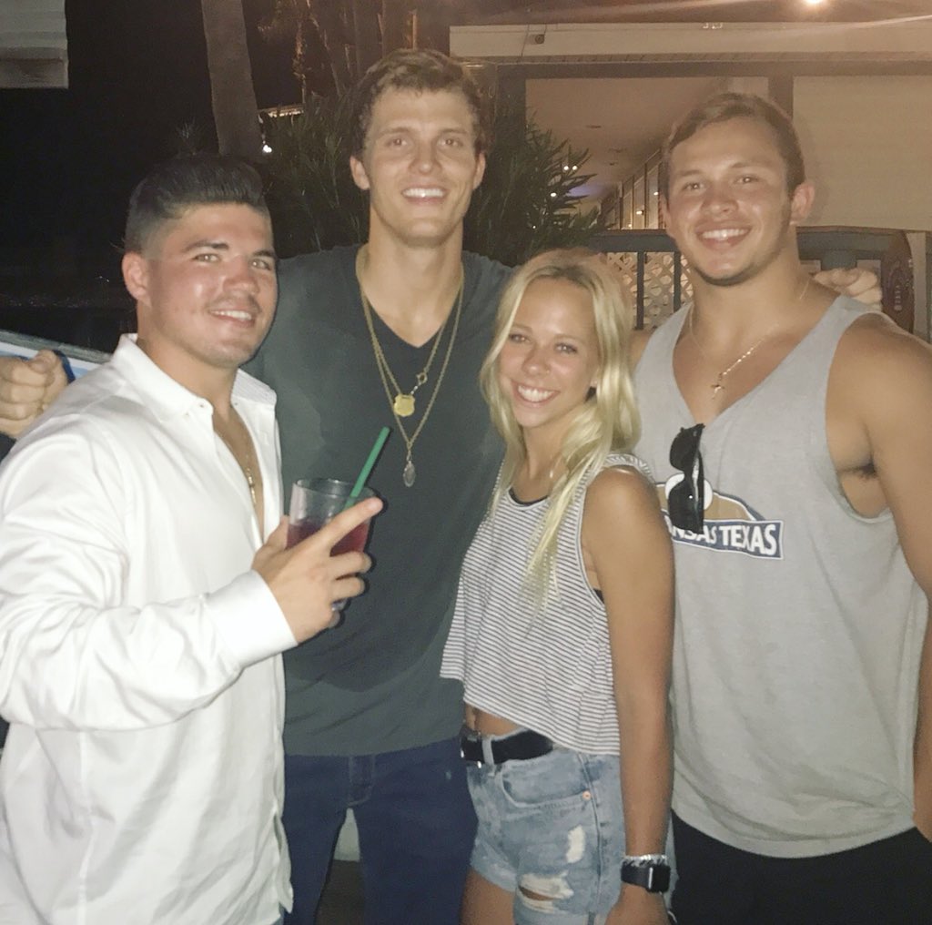 Brady__Fischer's tweet photo. @Sierraalexiss99 @SkylarrrRayne @Hunter_Thmpson_ Don’t get much better than that night, lets do it again. Love y’all❤️ https://t.co/9FZ5dY3Tjt