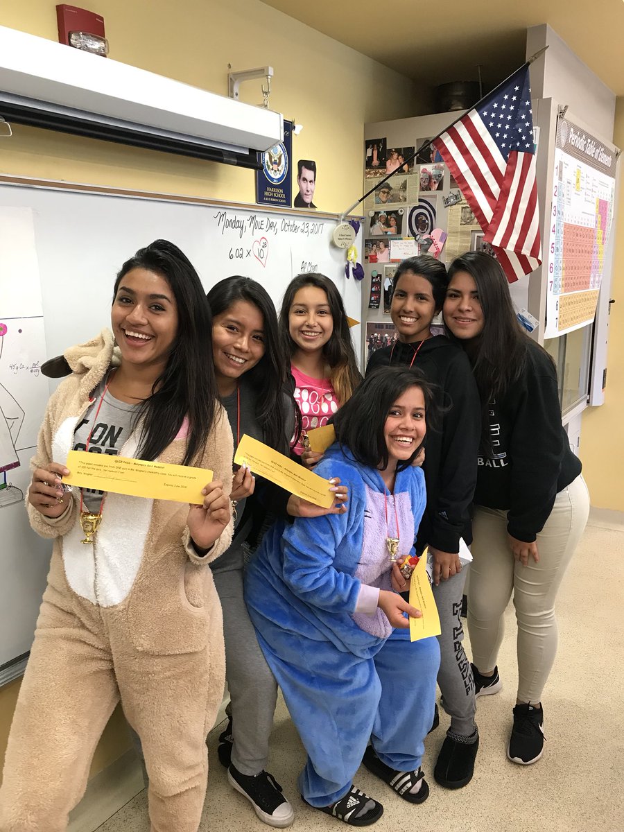 MsWagner307's tweet photo. Some more gold medalists!!! Happy Mole Day!!! ⚗️🥇🏆 https://t.co/6Y0HDQxmga