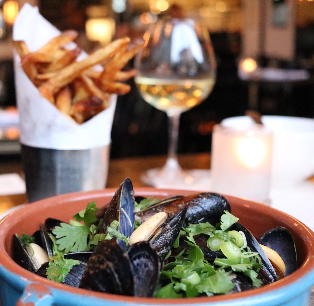 🍷 #MondayMotivation comes from our fantastic meal at <a href="/bastilleseattle/">Sabine Café Bar & Market</a> during <a href="/SeattleRW/">Seattle Restaurant Week</a> ! Our Top 13: theeatguide.com/top-13-picks-s… 🍽 #theEatGuide