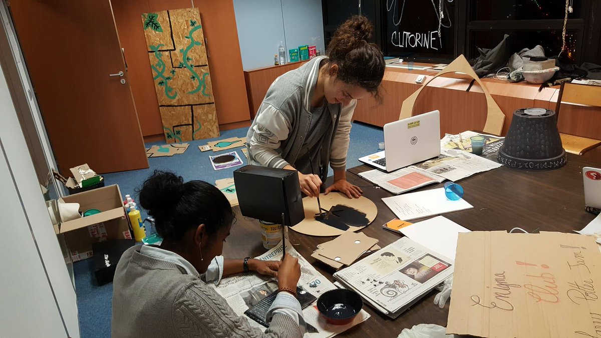 EnigmaClub1's tweet photo. The second gameJam to finish the escape room for Halloween fair !! 👹🎃We finish it ! Thanks to our wonderful saviors !! 😎😀 https://t.co/uwHP9CgZB0