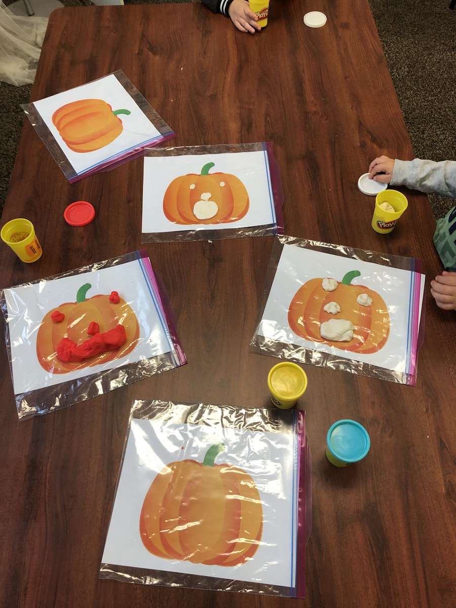 MrsMinorsKinder's tweet image. Fun making pumpkin faces in discovery center today.  #WEAreLakota #falltimefun