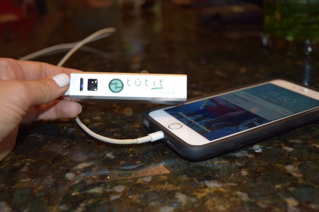 thetutitapp's tweet photo. ATTENTION TUTORS: Make sure you're all charged up for that tutit ping… #tutittip #tutitapp  https://t.co/YqrQv56V51 https://t.co/jEFaC7nT9E