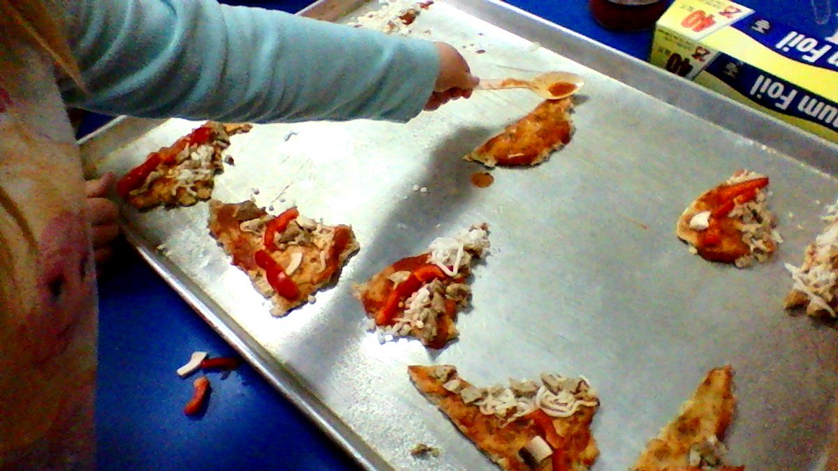 mrskhepler's tweet photo. The Chef Hook- Students made VA pizza #mes_wildcats #bathschoolrocks  #tlap https://t.co/0HV0uhOiVC