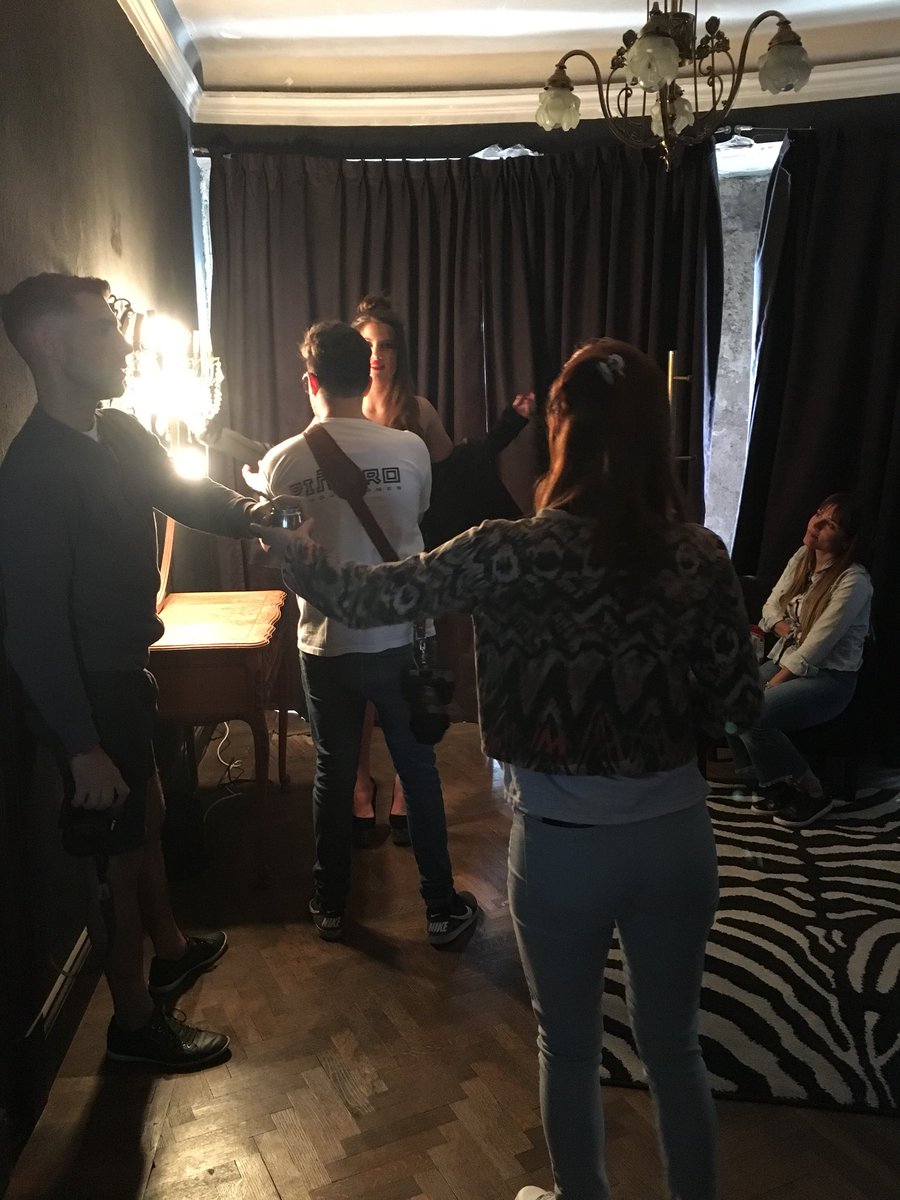 EstudiosCaracol's tweet photo. El equipo de @PineiroProd a pleno #book #salajackson https://t.co/Nv0fukCTVD