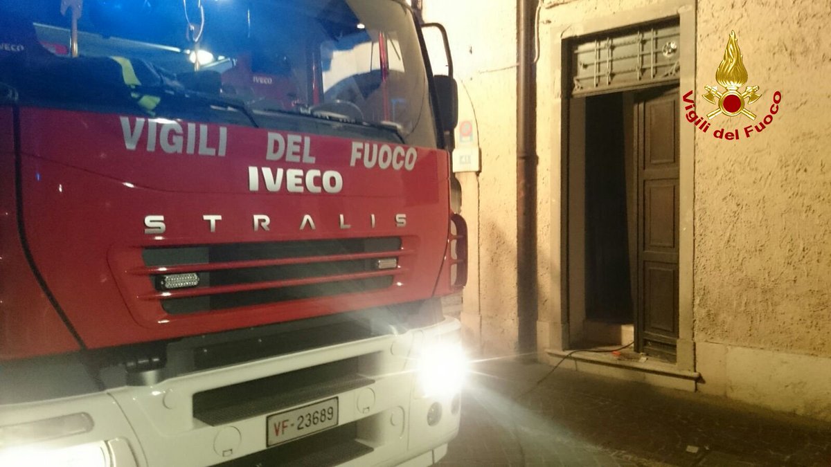 vvfveneto's tweet photo. #23ott 1900 Schio(VI), brucia cuscino e materasso all’interno di un appartamento #vigilidelfuoco  limitano i danni #soccorsiquotidiani https://t.co/1XONnFeXjb