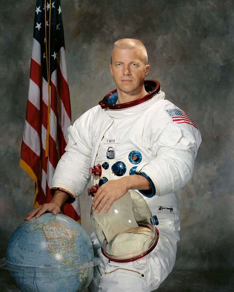Rainmaker1973's tweet photo. Astronaut Paul J. Weitz, #Skylab2 and #STS6 missions veteran, died at age 85 https://t.co/LL4I3Ng8O0 https://t.co/bVNj2BW3cQ