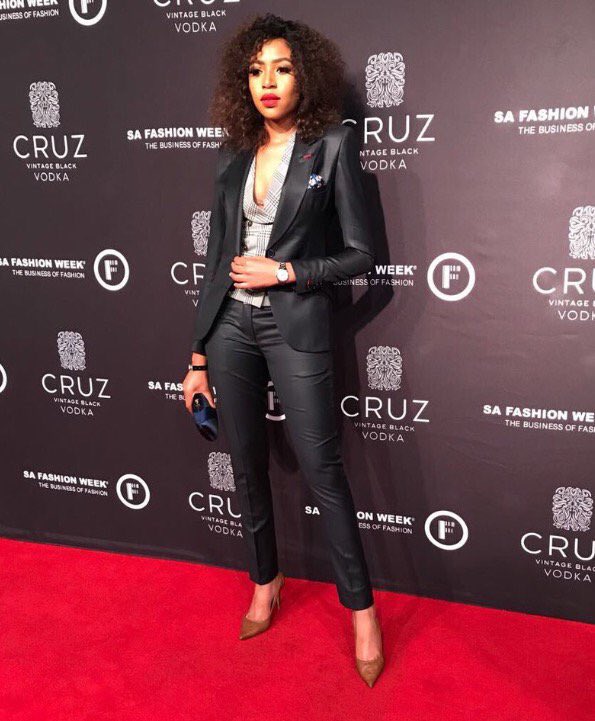 bluembombo's tweet photo. What did they say about women in suits again????? lol #cruzSAFW #gqbestdressed2017 https://t.co/KdKEo05zED