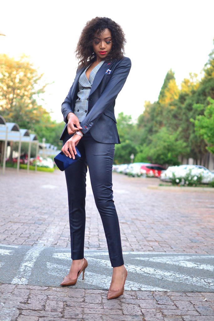 bluembombo's tweet photo. What did they say about women in suits again????? lol #cruzSAFW #gqbestdressed2017 https://t.co/KdKEo05zED