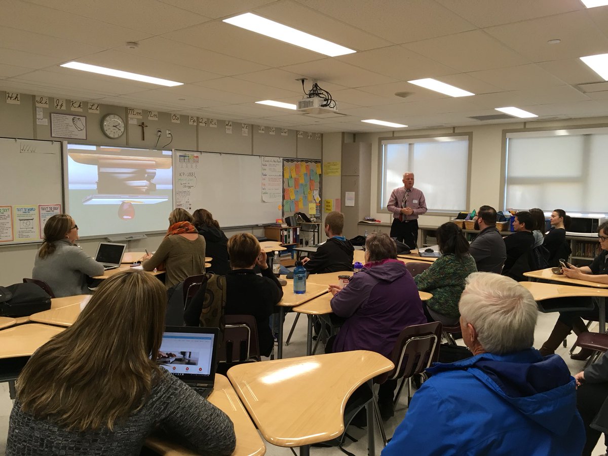 CANeLearn's tweet photo. #CANeLearn CEO @rlabonte presenting to a crowded room at #skdlearn 2017. https://t.co/NTbAF11tOE