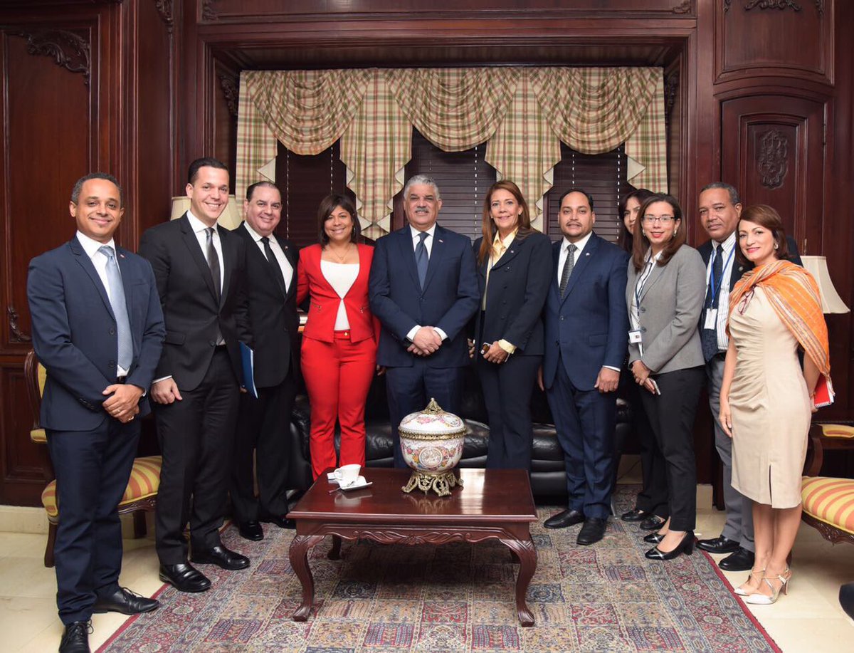 eloynunezp's tweet photo. Un honor ser parte del equipo de comunicaciones del @MIREXRD junto al canciller @MiguelVargasM  #MirexRD #CancilleriaRD 🇩🇴 https://t.co/7vHT3mM7Ei