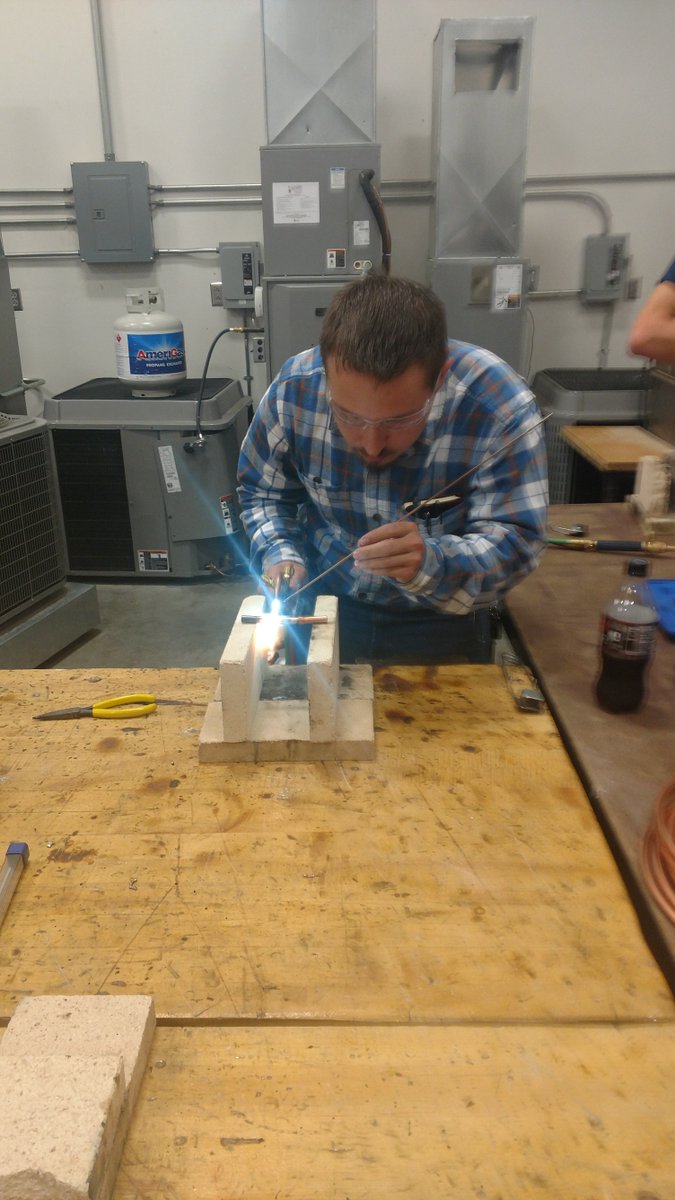 ESACC_HVAC's tweet photo. #esacc Ss learning to braze copper pipe @CC_ESSD40 https://t.co/zUSC80isqG