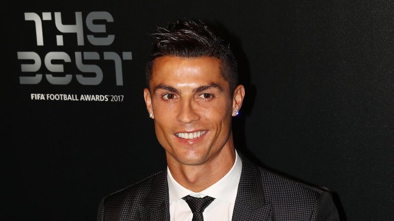 SkySportsNews's tweet photo. .@Cristiano Ronaldo has been named Best FIFA Men's Player ahead of Lionel Messi for the second successive year https://t.co/OhHVf3Ty2V