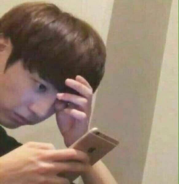 DvgcTweeted's tweet photo. QD,
Segunda sem aula, sem filme, sem nada de bom pra fazer. E o que eu tô fazendo? #BTSMAMA_GOGO
~V https://t.co/zmZBFTXuBq
