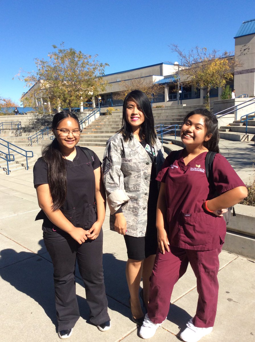 LisaLisalew's tweet photo. Career Day @CrystalMiddleCA!!! #spiritweek #CMSRock https://t.co/iYoOJ3Hpg1