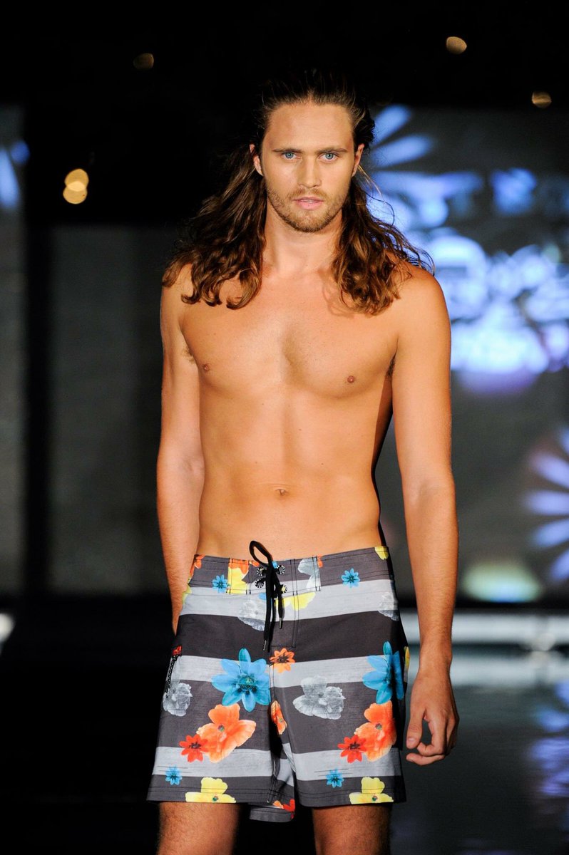 JustBonesBW's tweet photo. #MCM Love our new Flower Riot print #boardshorts - and what's in them! ππΆοΈ #beachlife #modelswag https://t.co/deLGlTCafM