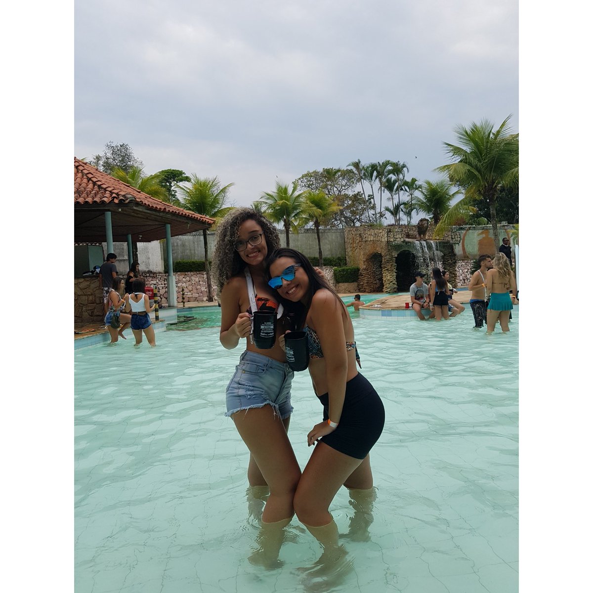 karoliny_rs's tweet photo. Kalangamos da melhor forma🔙
#rio2zada #melhorkalango #aturaousurta https://t.co/NW97dMKbuI
