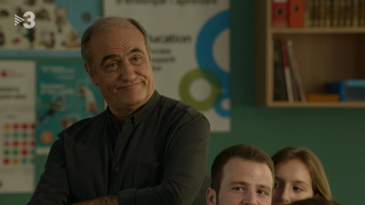 ElsMediatitzats's tweet photo. "Y también dos huevos duros!" #GermansMarx #MerliTV3 https://t.co/tfGWomgd6O