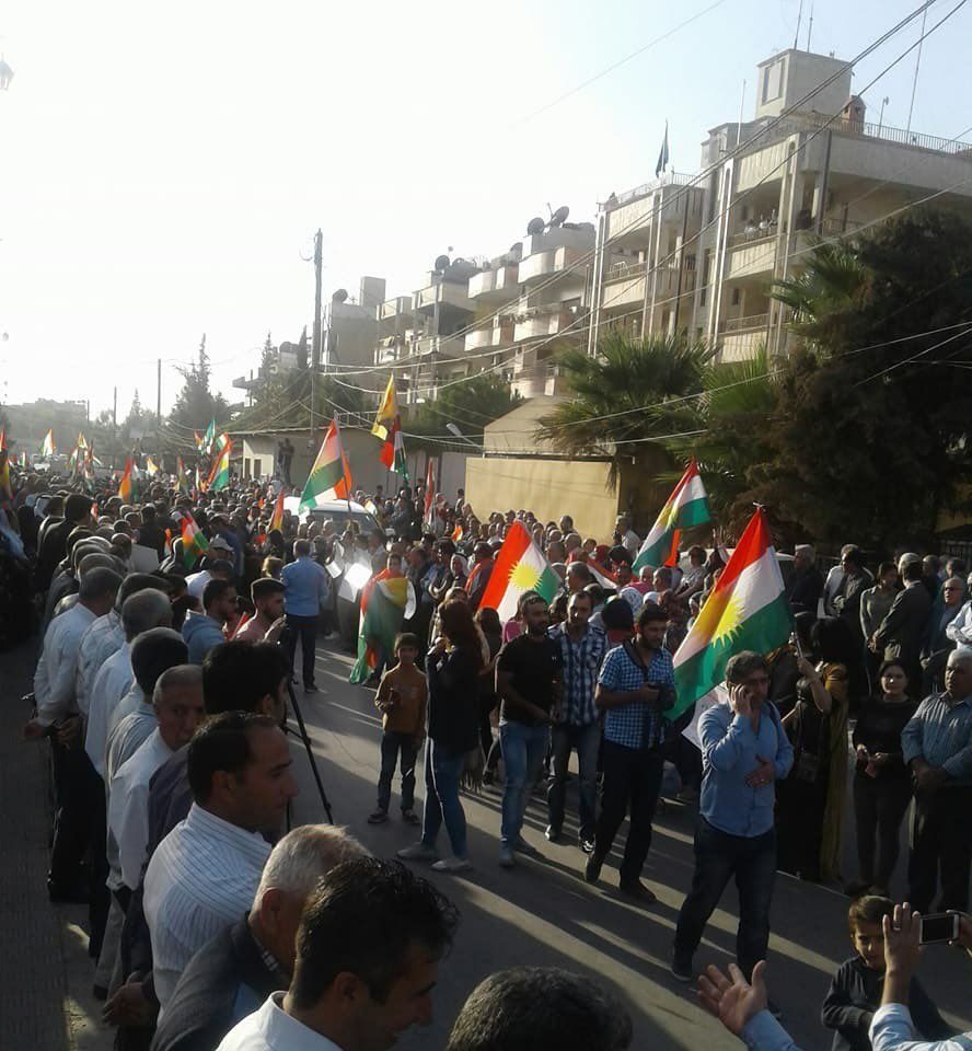 rojava_jiyan's tweet photo. #Rojava - Northern Syria
Supporters of #ENKS support #Kurdistan against Iranian Iraqi militias

#Kirkuk #SDF #Peshmerga #KDP #Erbil #YNK #UN https://t.co/bKX3Vms6Xh