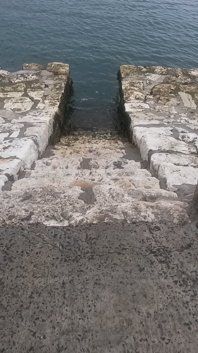 RosHawes's tweet photo. @GameOfThrones location tour https://t.co/HlVZ6vN4A0