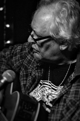 SP2_SP3's tweet image. Blues and roots singer/songwriter Steve Payne - spthree.co.uk