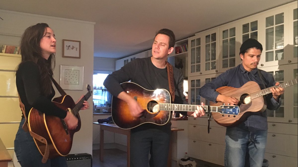 Bordermort's tweet image. One year ago today the amazing @theSamOutlaw the wonderful @mollyparden and the brilliant @ReverendBaron played my livingroom. Best day EVER