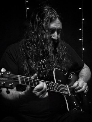 SP2_SP3's tweet image. Blues and roots &apos;Gun for Hire&apos; Paul Hobday  spthree.co.uk