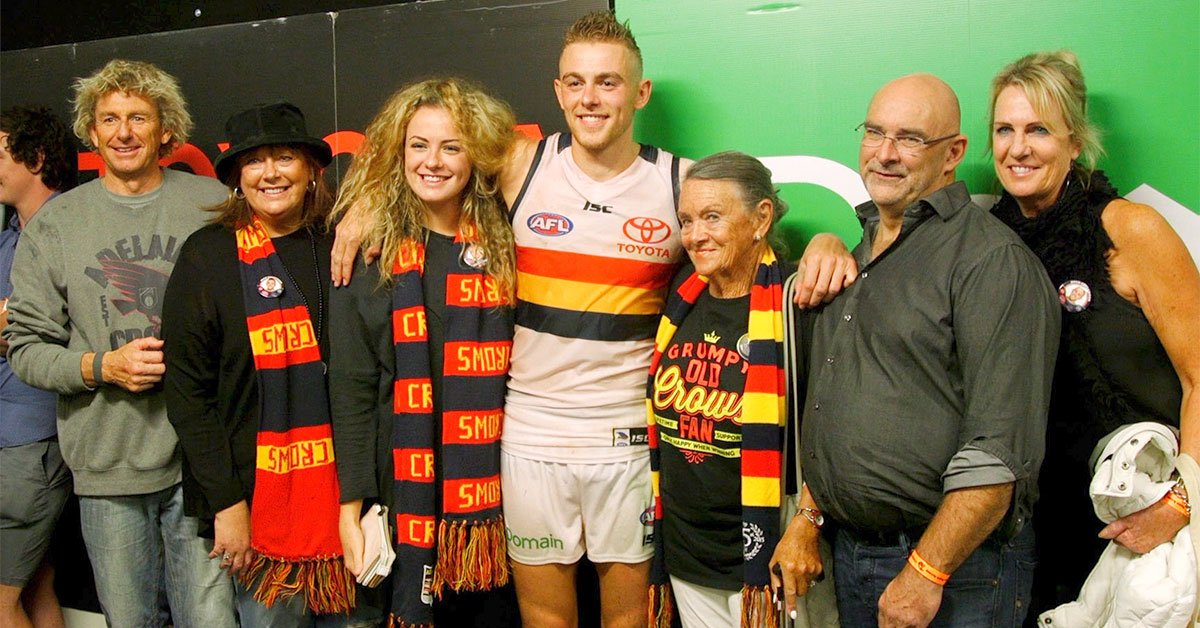 Adelaide_FC's tweet photo. Our thoughts and prayers are with @HGreenwood3 and the extended Greenwood family after the passing of Hugh’s mum Andree 💚 #weflyasone https://t.co/6g7ZzQLLJ8