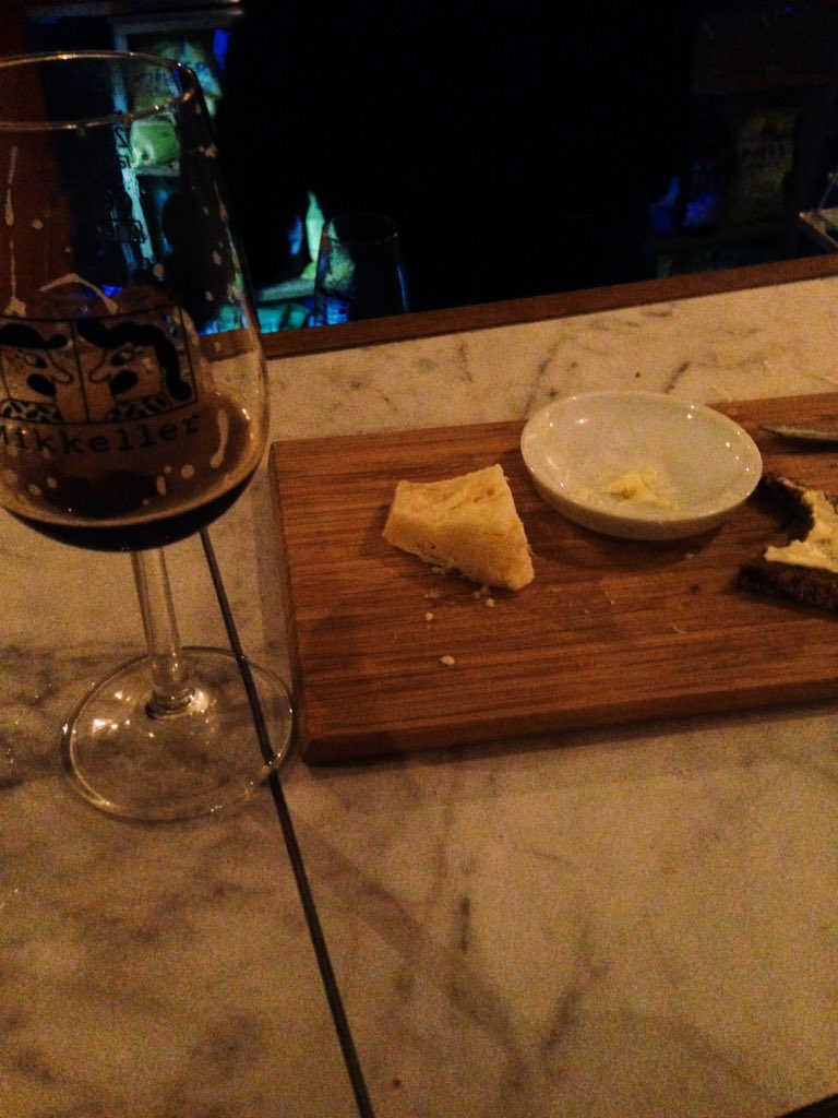 #Mikkeller Schwarzbier and Deichkäse <a href="/MikkellerBeer/">MikkellerBeer</a> @mikkellerbarBerlin