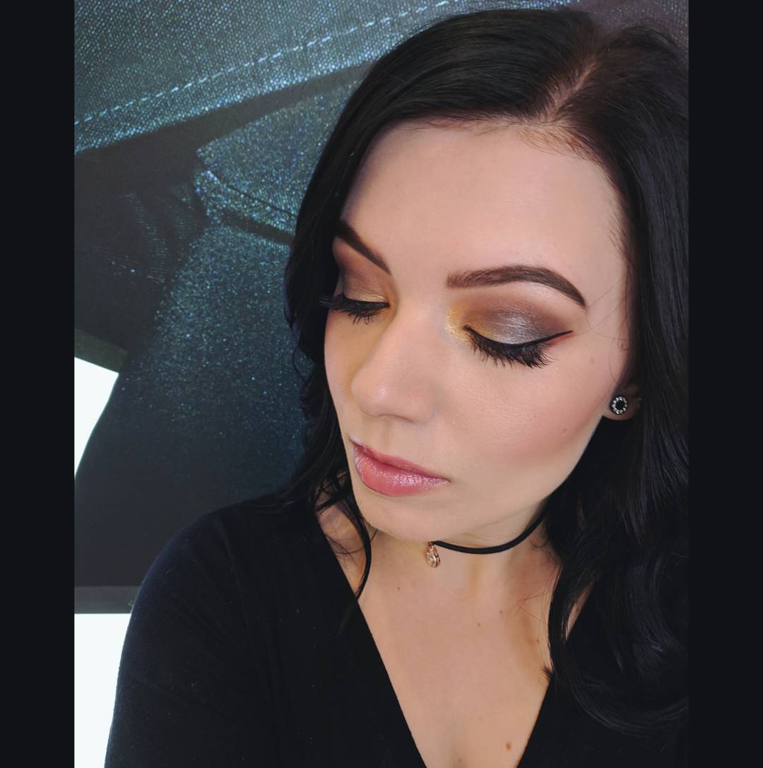the_emkat's tweet photo. I'm back! More fun with the @AnastasiaBevHil Prism Palette #edgebeauty #mua #PRISM #theemmakat #glam #makeupmonday
https://t.co/ymIdUiBfwd https://t.co/Bl4KkU5iB1