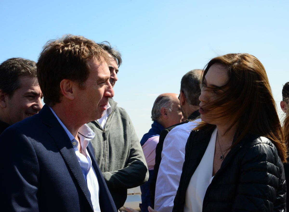 diegosantilli's tweet photo. Junto a @horaciorlarreta, @mariuvidal y parte del equipo, recorrimos los avances en las obras del Puente Lacarra. https://t.co/JIzxiK1QHM